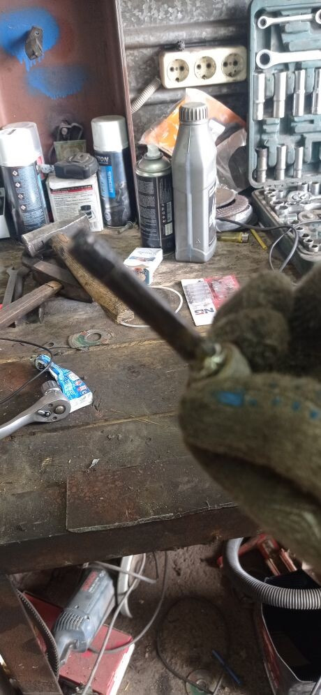 Направляйки были в таком состаянии и правый передний суппорт уж еначал подклинивать! — Opel Insignia (1G)