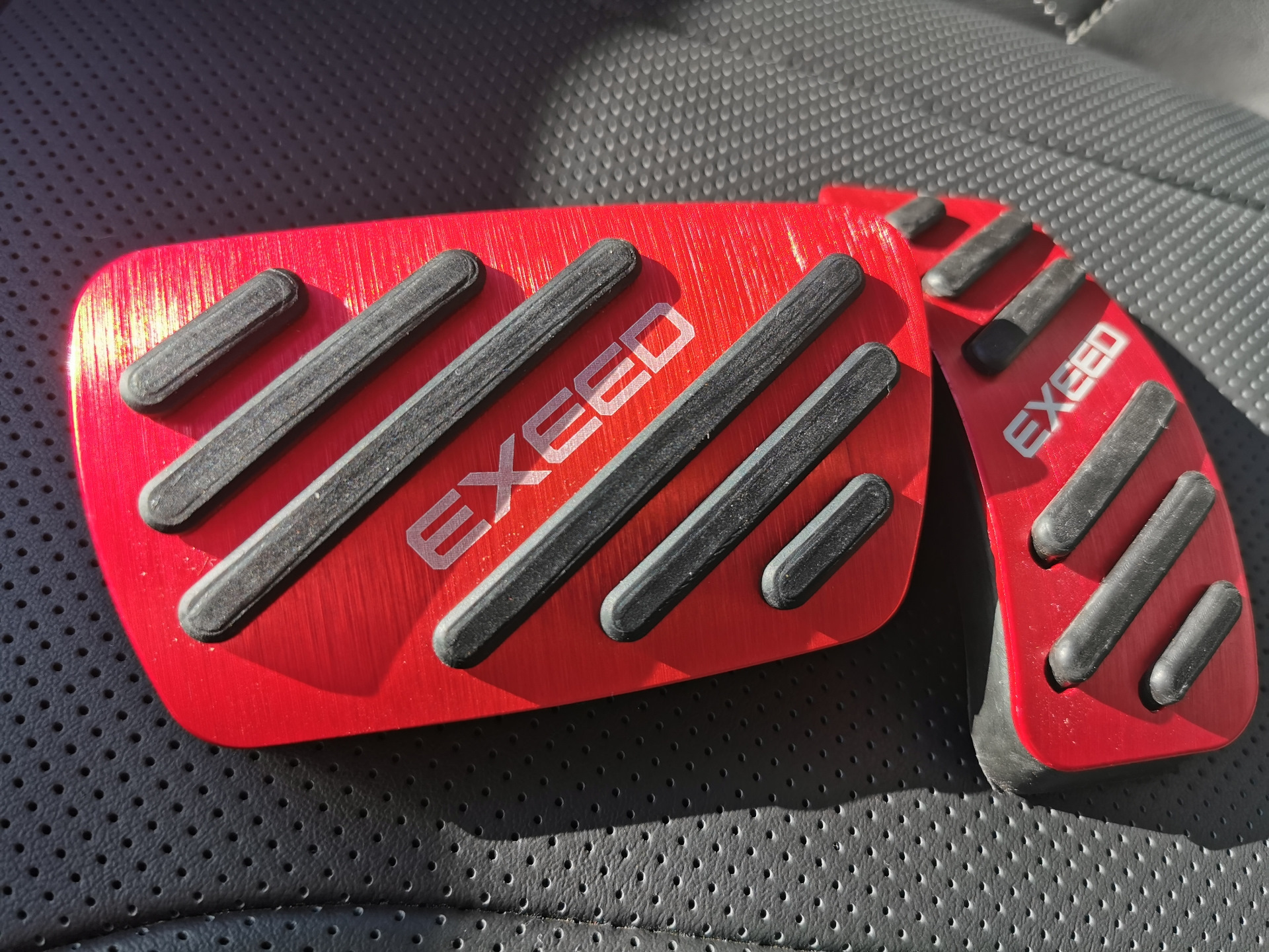 Exeed vx ключи. Exeed0501 накладки. Педалька. Exeed VX накладки на Крылья. Накладки на кривую стену.