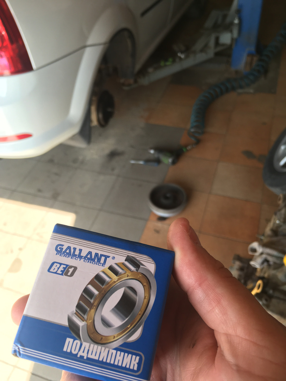 Задние ступичные подшипники. Замена — Renault Logan (1G), 1,4 л, 2014 ...
