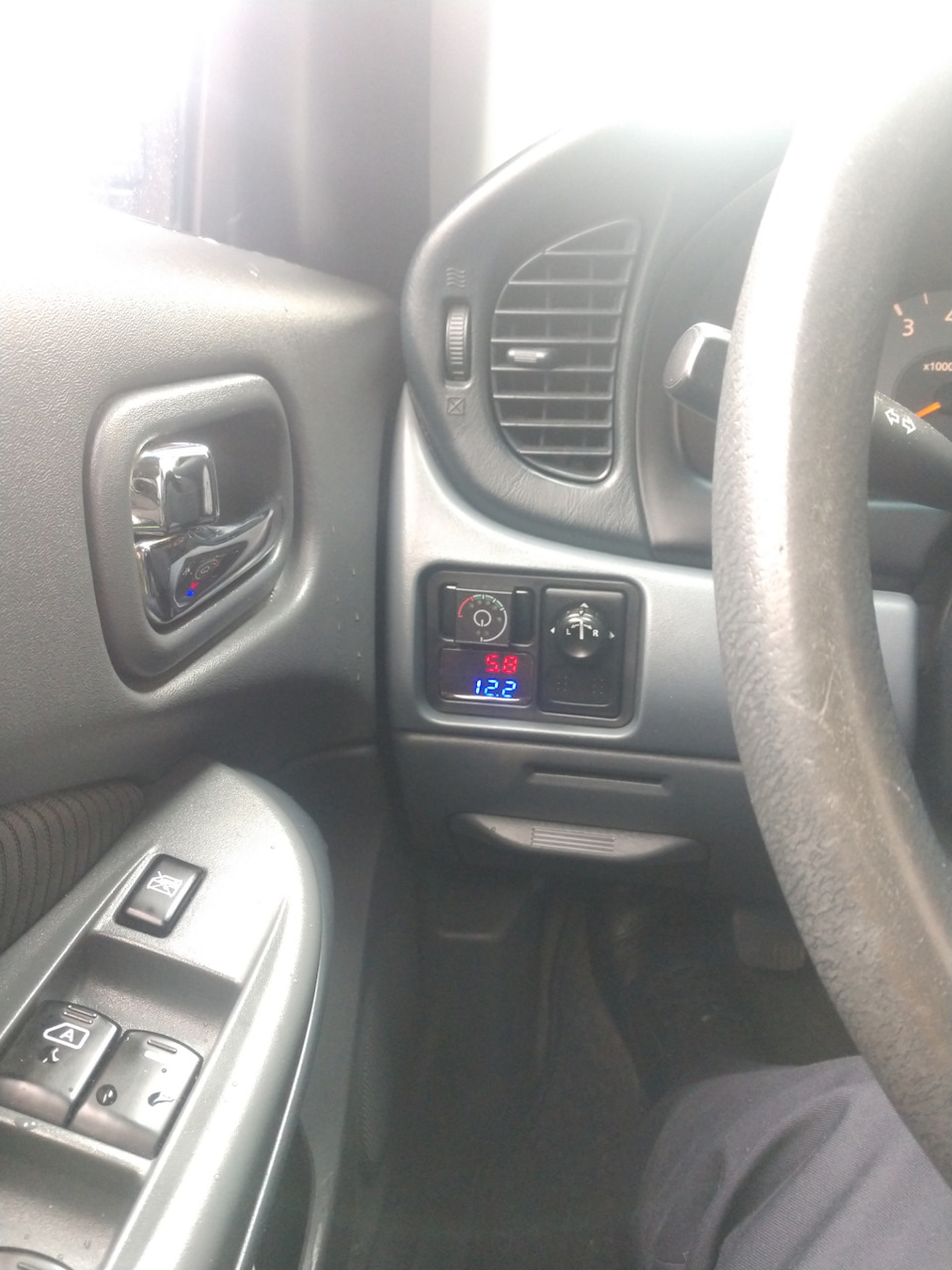 Фото в бортжурнале Nissan Almera Classic (B10)