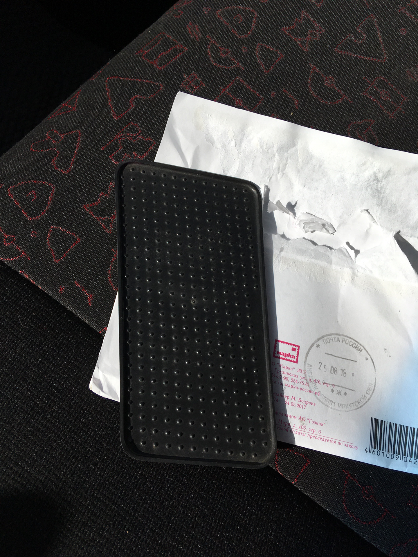 Заводской коврик под телефон — Chevrolet Niva, 1,7 л, 2006 года ...