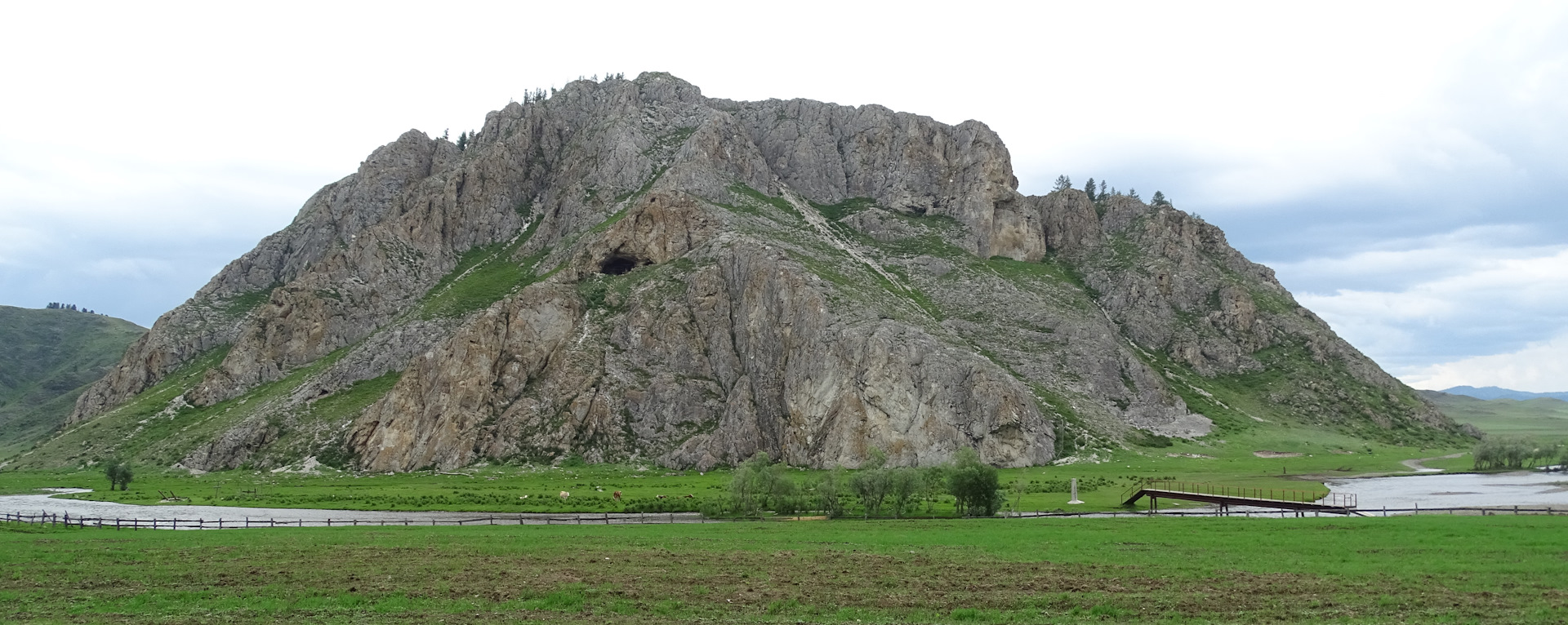 Усть-Канская пещера белый камень