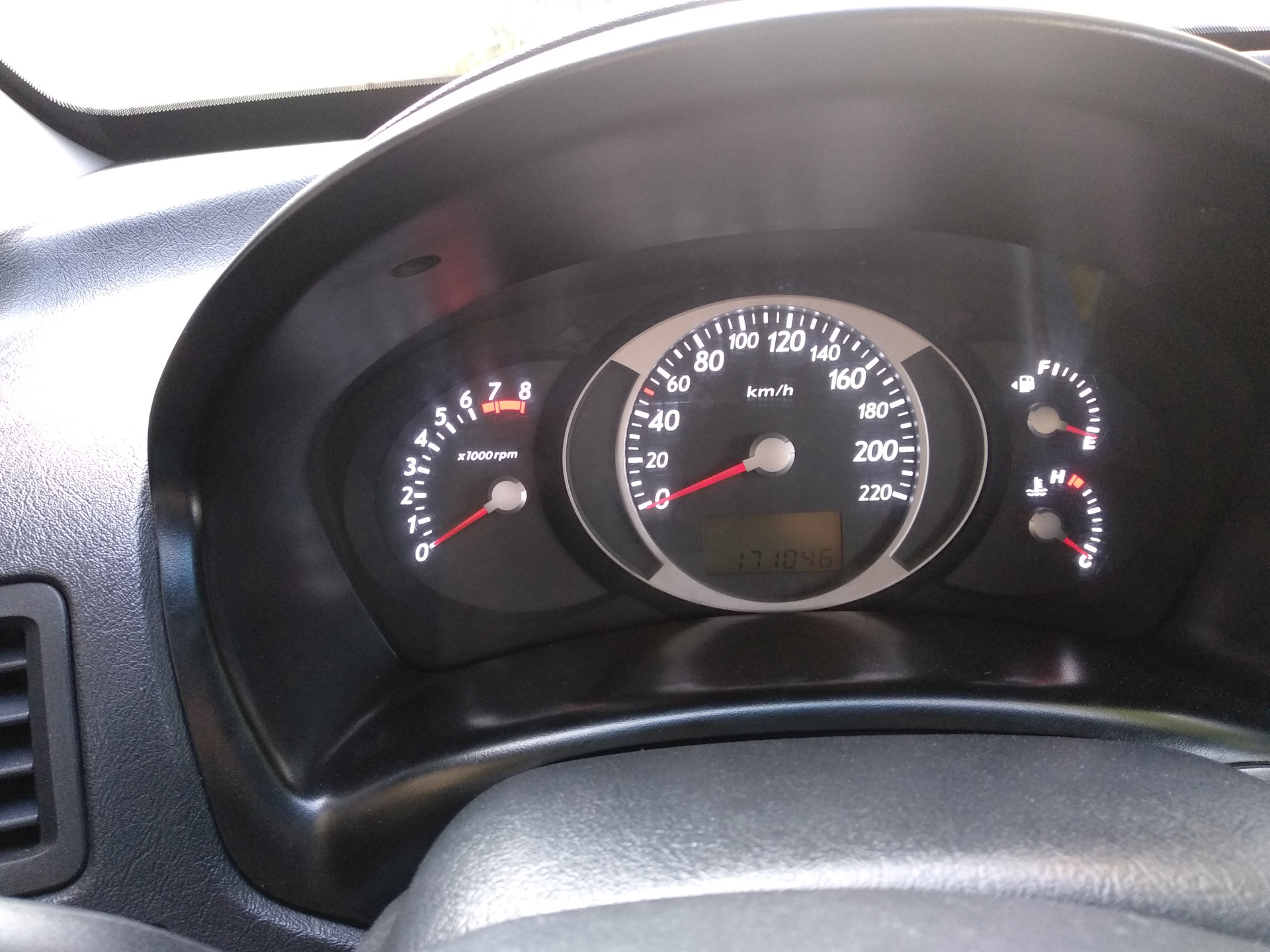 Тусклая понель приборов ожила 😆 — Hyundai Tucson (JM), 2 л, 2007 года ...