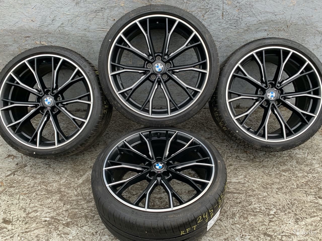 Шины бмв 5. Диски оригинал BMW g30 r20. Диски БМВ g30 r18. Диски BMW g30 r19. BMW g30 r18.