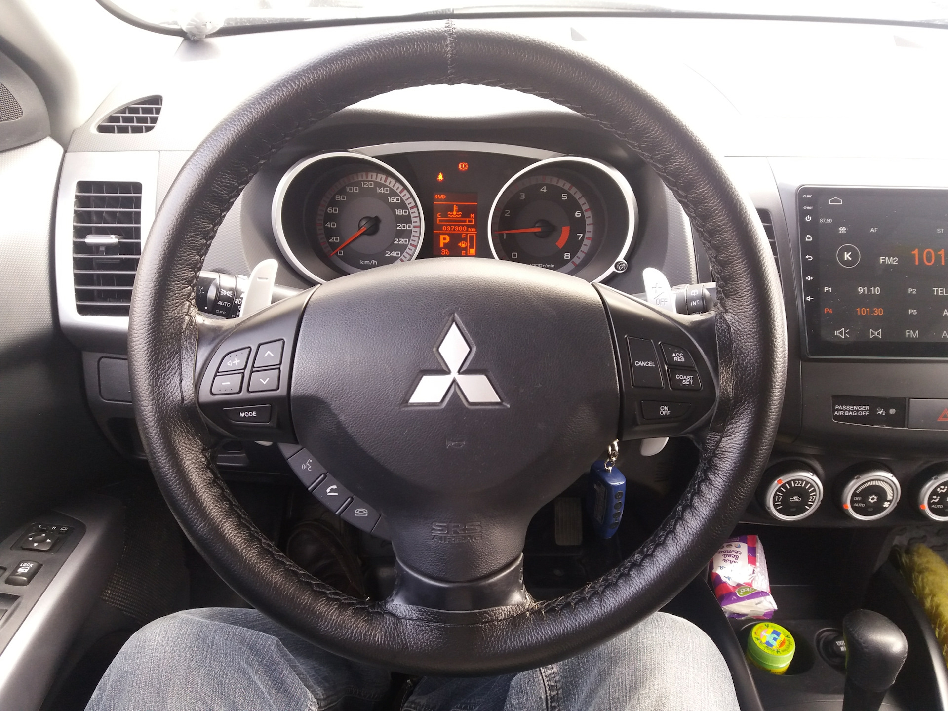 Как снять руль аутлендер хл Обновил руль - Mitsubishi Outlander XL, 2,4 л, 2008 года своими руками DRIVE2