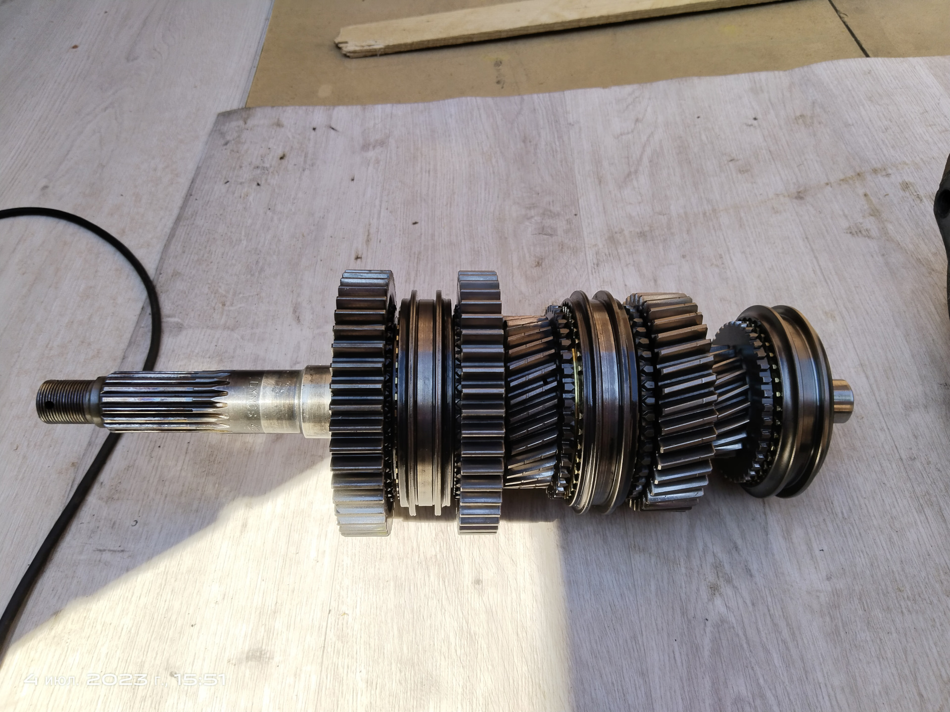 Вторичный вал ваз 2114. Сборка вторичного вала кпп ваз 2108. Первичный вал коробки передач 2110. Вторичный вал в сборе ваз 2110. Как собрать вал.