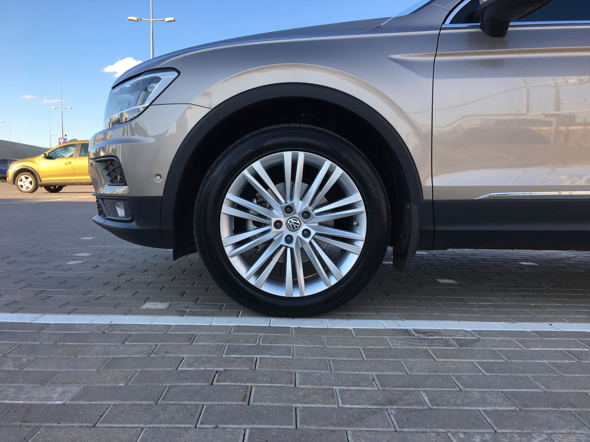 Диски R19 Canopus, шины Hankook — Volkswagen Tiguan (2G), 1,4 л, 2019 ...