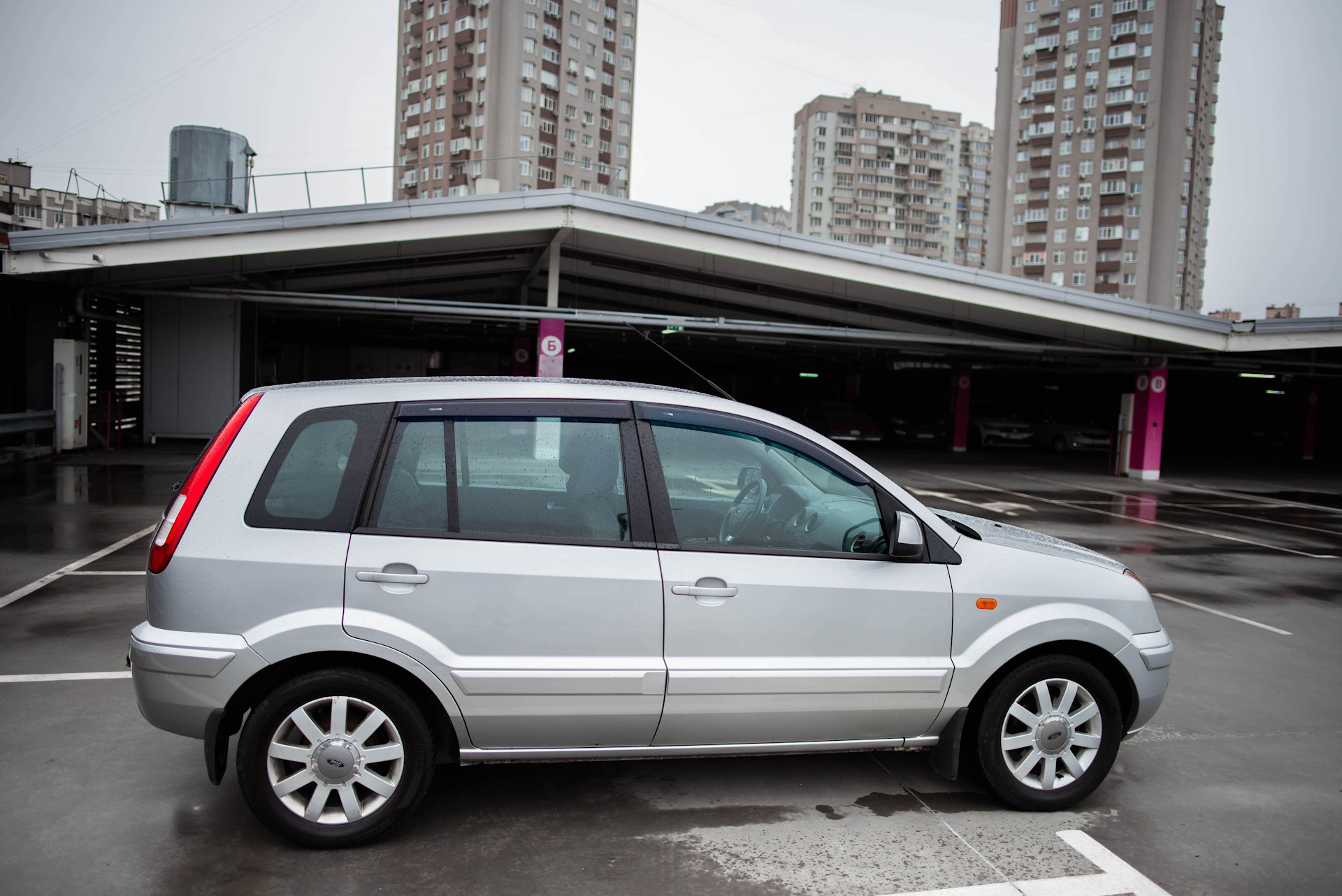 Сюрприз. Обнаружилась крашенная деталь авто с салона — Ford Fusion, 1,6 л,  2010 года | продажа машины | DRIVE2