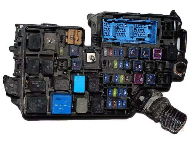 Блок предохранителей под капотом, салоне и багажном отделении - Ford S-Max (1G),