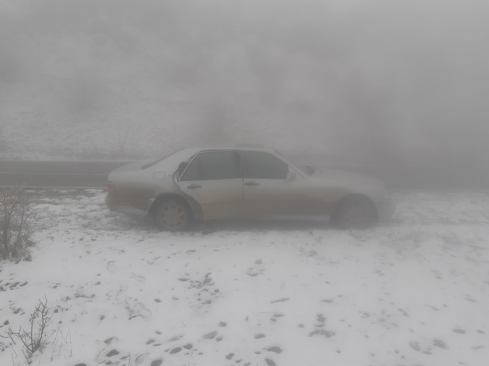 Профилактика механизма дворника. — Mercedes-Benz S-Class (W140), 5 л ...