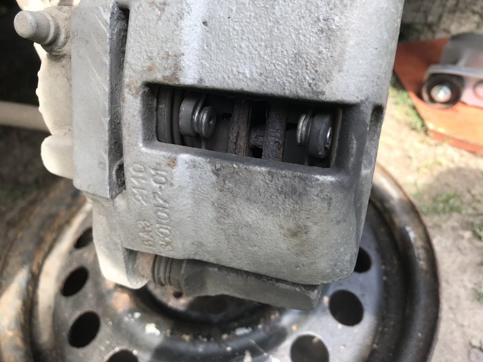 Замена тормозных дисков, поиск причин биения руля — Lada 2115, 1,6 л ...