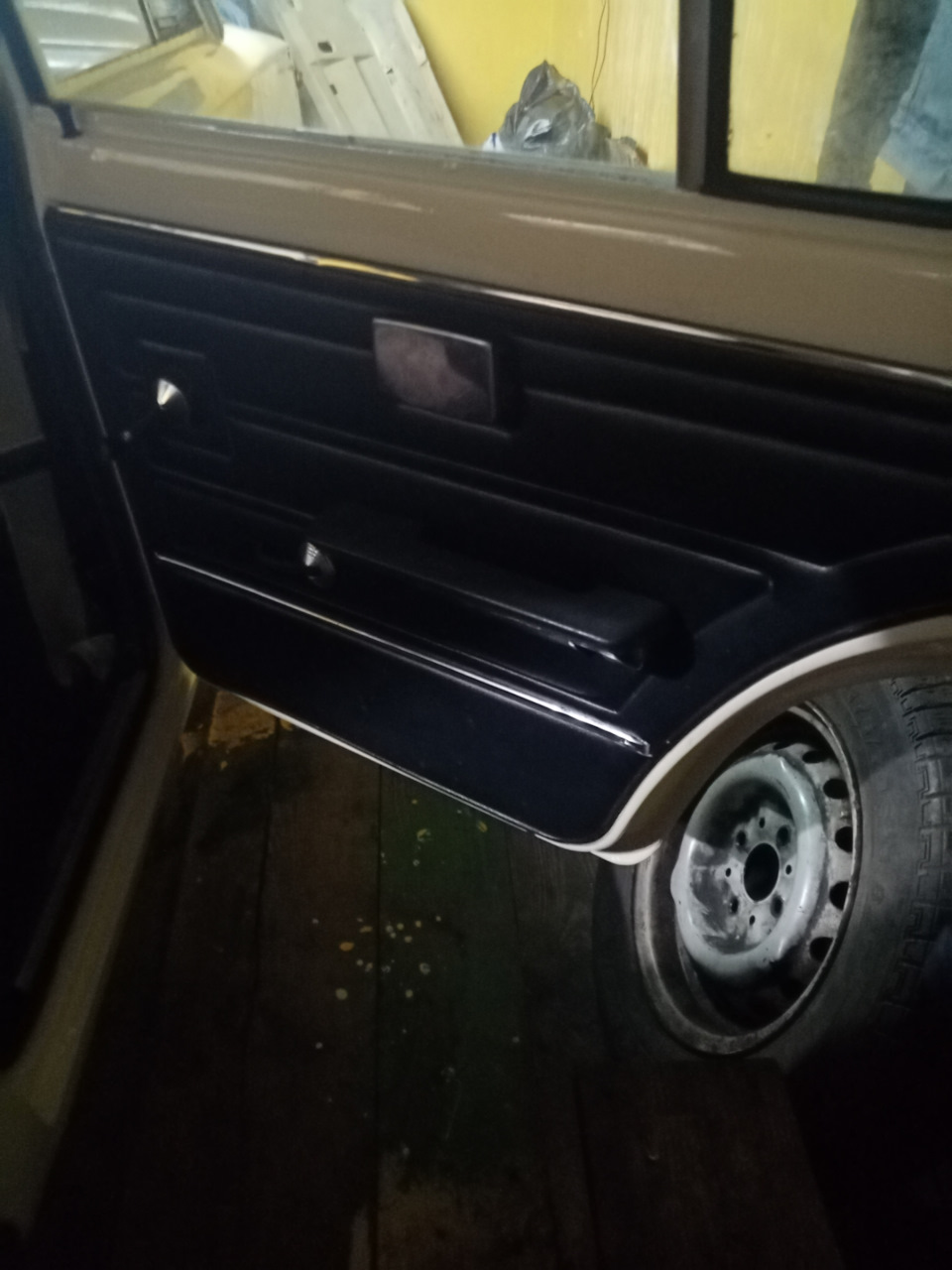 Задние в сборе — Lada 21011