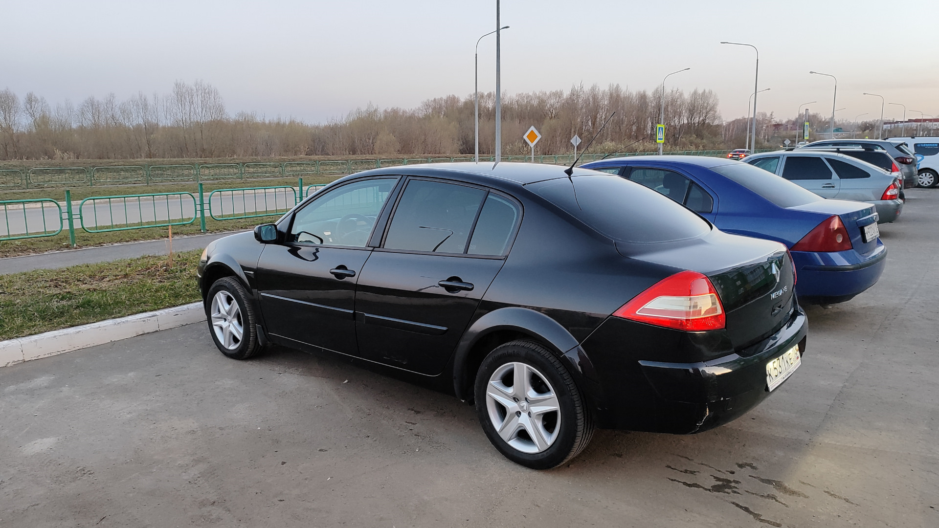 Renault Megane II 1.6 бензиновый 2007 | Чёрный 1,6 АКПП на DRIVE2