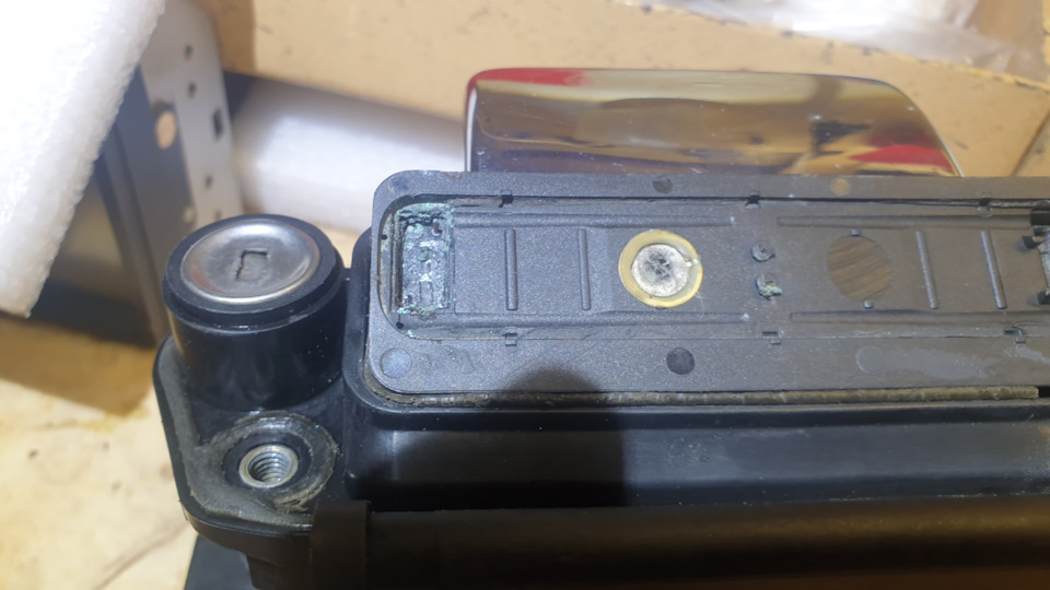 Старая кнопка сгнила, остатки плата, плату удалил — Mercedes-Benz S-Class (W220)