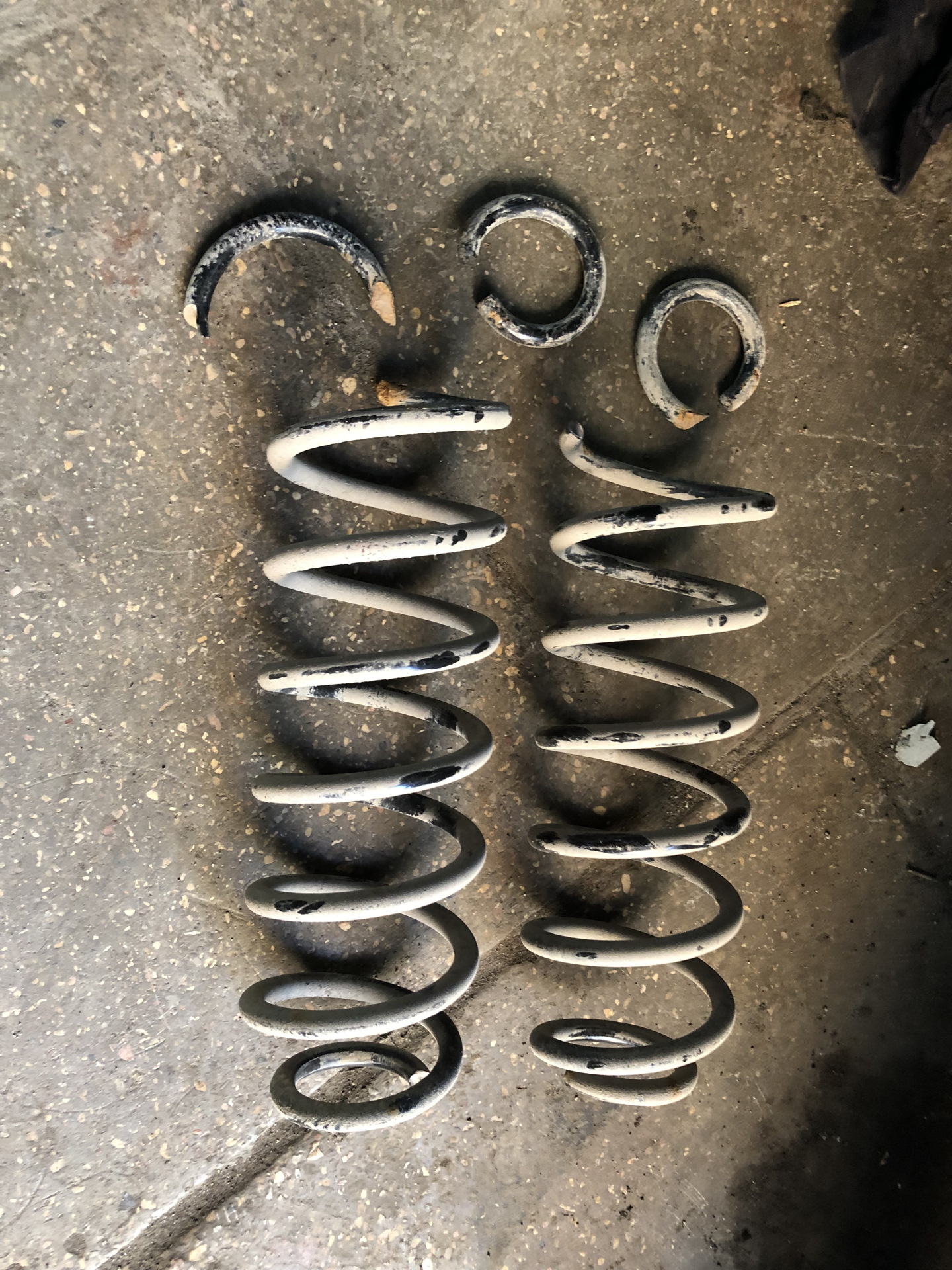 Пружины — Skoda Octavia A5 Mk2, 1,8 л, 2011 года | запчасти | DRIVE2