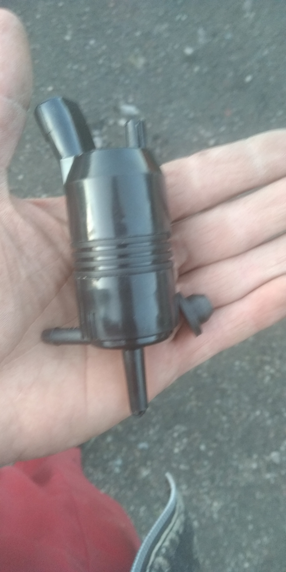 Насос переднего стеклоомывателя. — Chevrolet Trans Sport, 3,4 л, 1998 ...