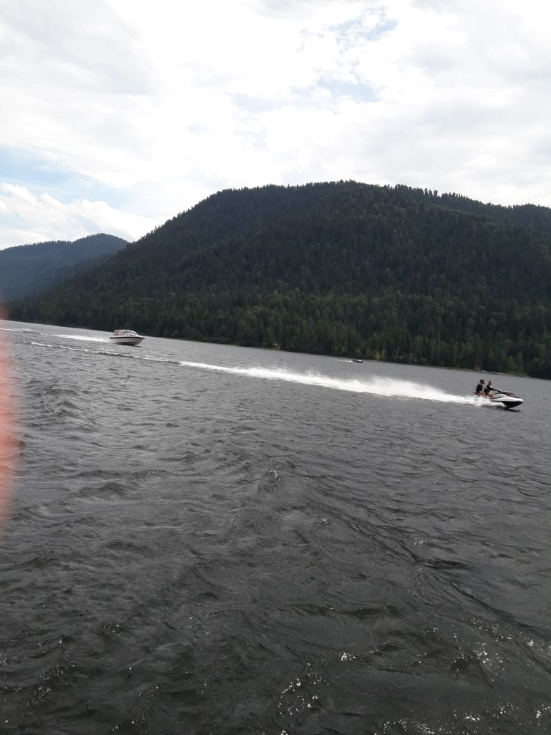 Алтайский заповедник телецкое озеро. Глыба телецкое. Телецкое озеро достопримечательности. Мыс айран телецкое озеро. Кресельный подъемник на телецком.