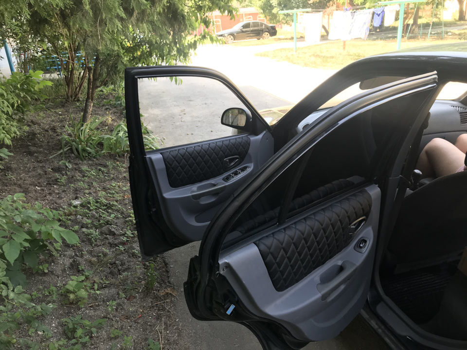 Вставки в дверные карты — Hyundai Accent (3G), 1,5 л, 2005 года ...