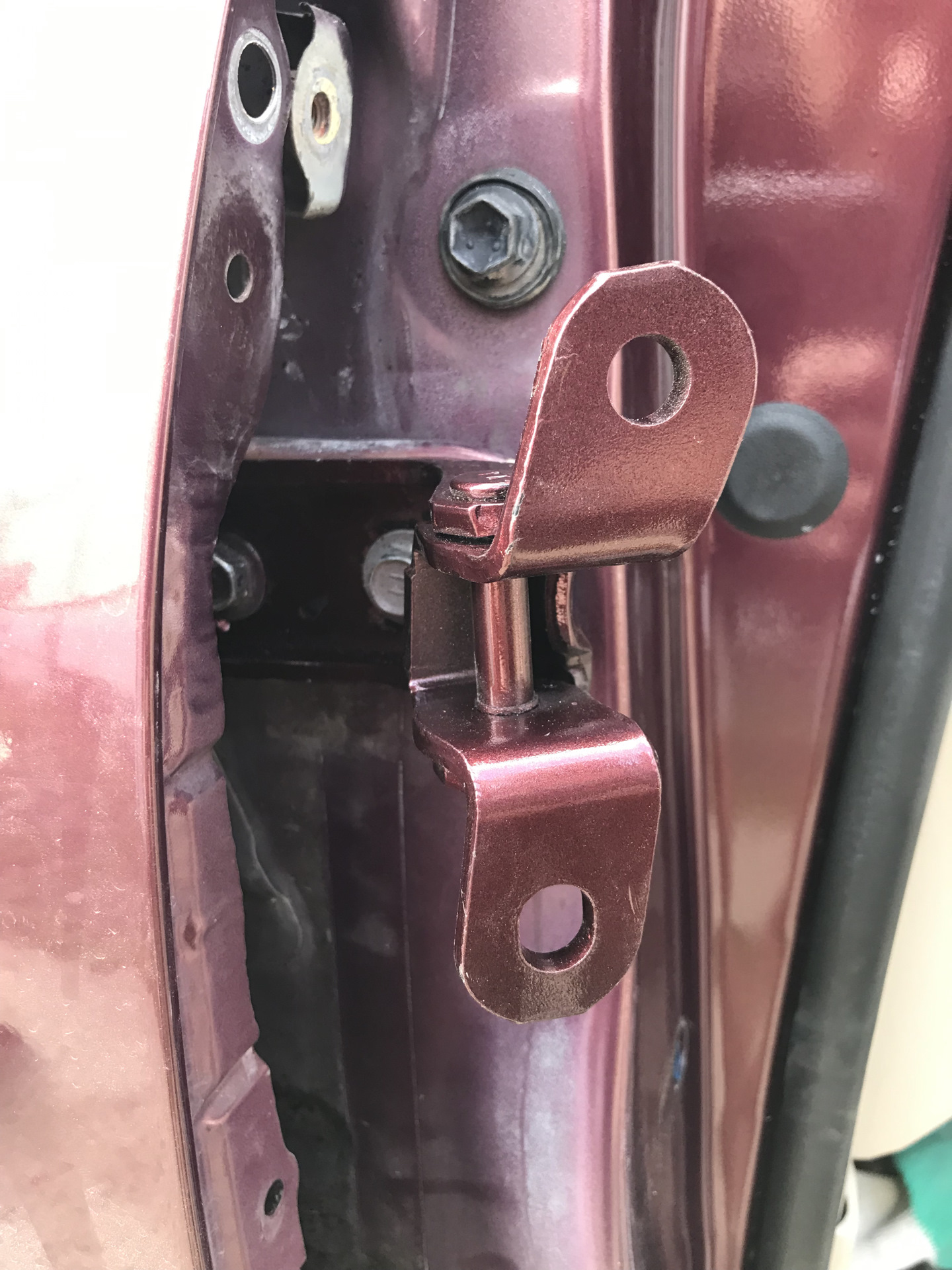 петли двери toyota land cruiser. петли дверей прадо 120. замена петли на чемодане. замена петель двери. ремкомплект дверных петель тойота прадо 120.