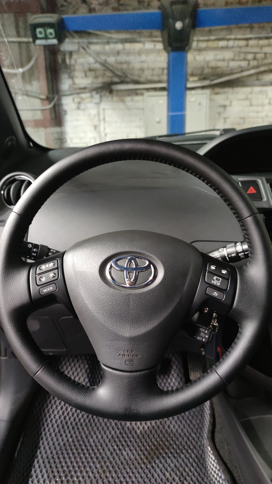 Toyota yaris руль