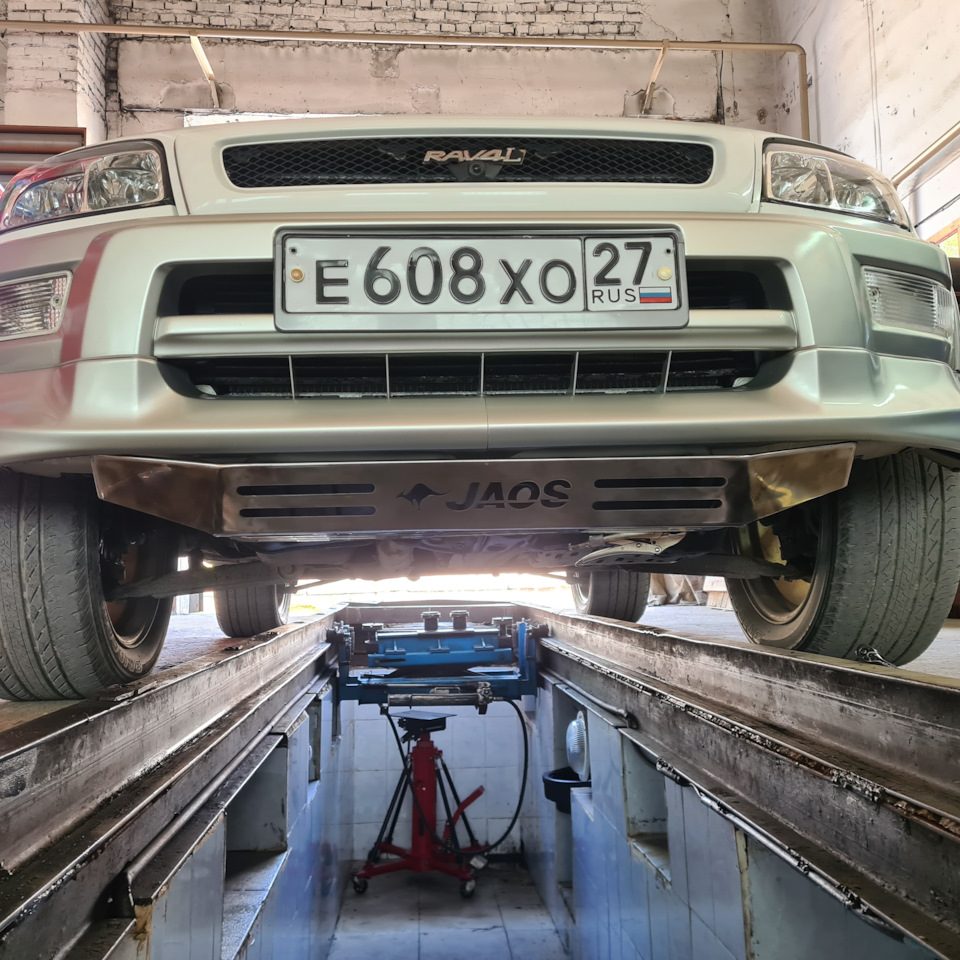 Фото в бортжурнале Toyota RAV4 (I)