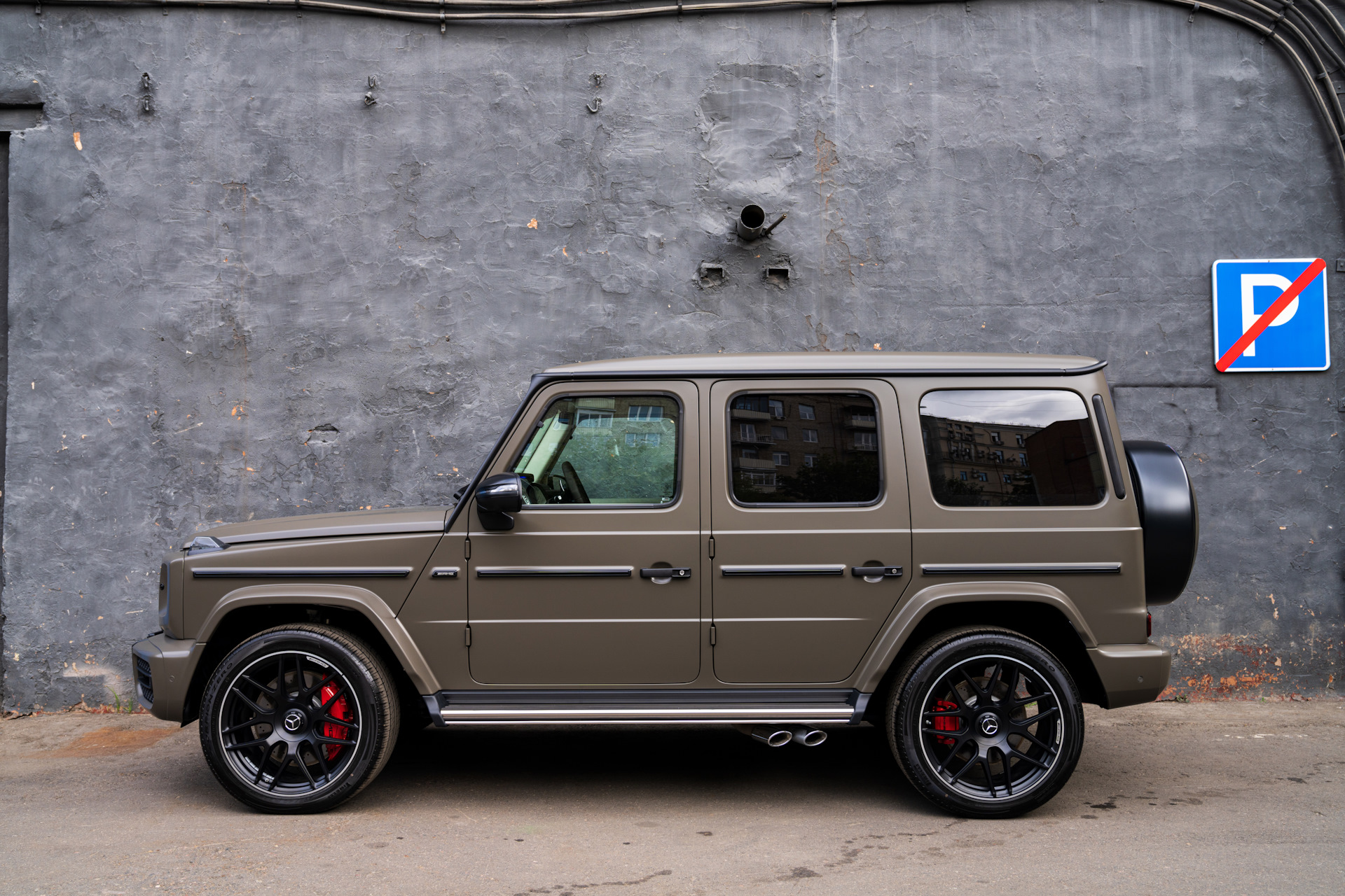 Последний герой боевика» Новый G63 в матовом полиуретане — Old School  Detailing & Styling на DRIVE2