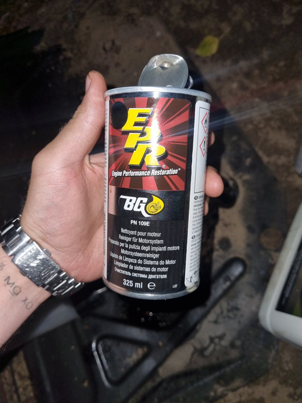 Заливается в моторнле масло, 40мин на 1200 и 20мин на холостых оборотах — Audi A3 (8P)