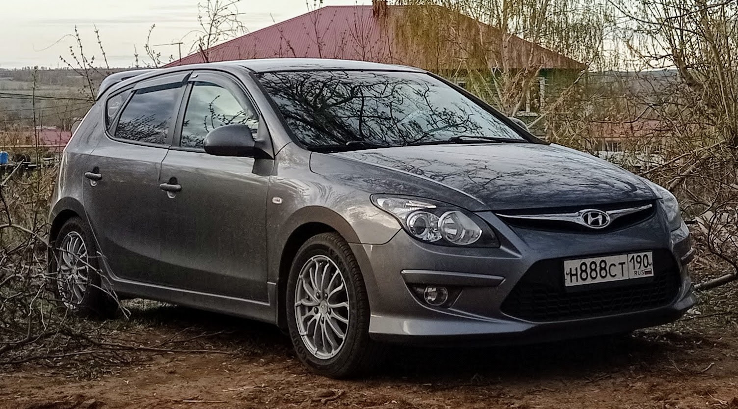 Ай 30 накладки. Hyundai i30 накладка на задний бампер. Накладка на передний бампер hyundai i30 gd. Накладка на задний бампер хюндай i30 gd. Накладка заднего бампера e8661-2l000.