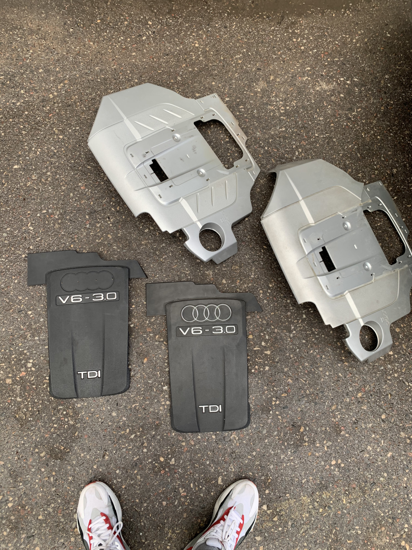 Декоративная накладка на двигатель ч2 — Audi A6 (C6), 3 л, 2004 года ...
