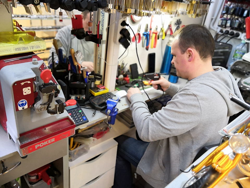 Ток утечки, разбирались всем миром и другие приключения. — Lada Калина ...