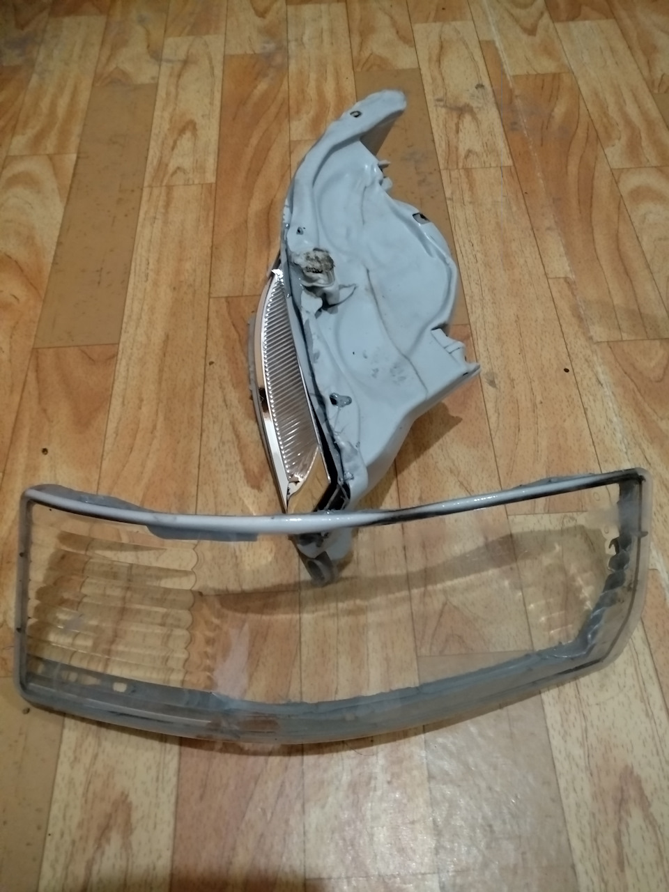 Вот поплавленное стекло. — Toyota Camry (XV30)