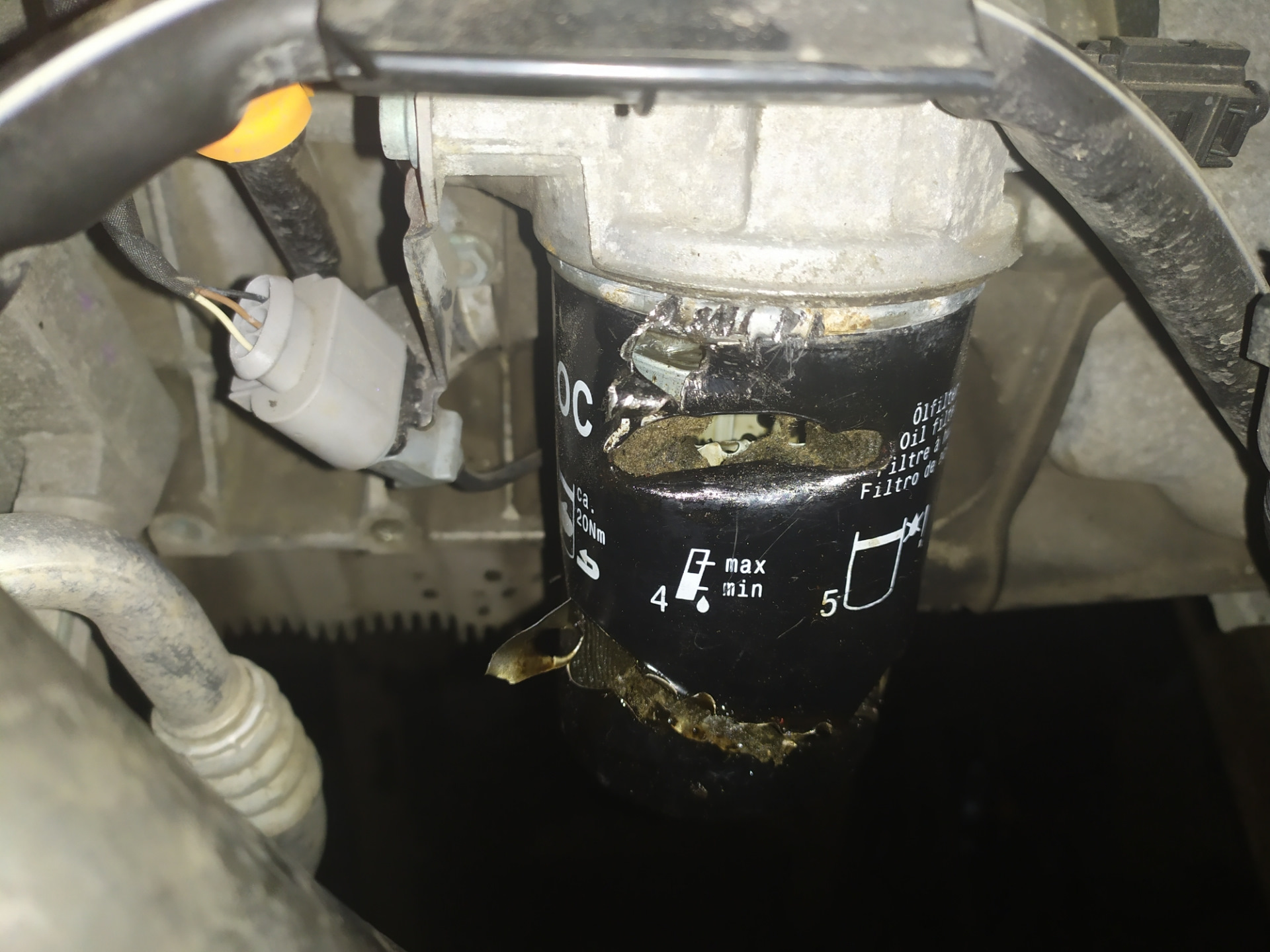 щуп масляный форд фокус 3 2. расположение масляного фильтра форд фокус 2 1. масляный фильтр форд фьюжн. масляный фильтр форд фокус 2 2005 года. 3 расположение.