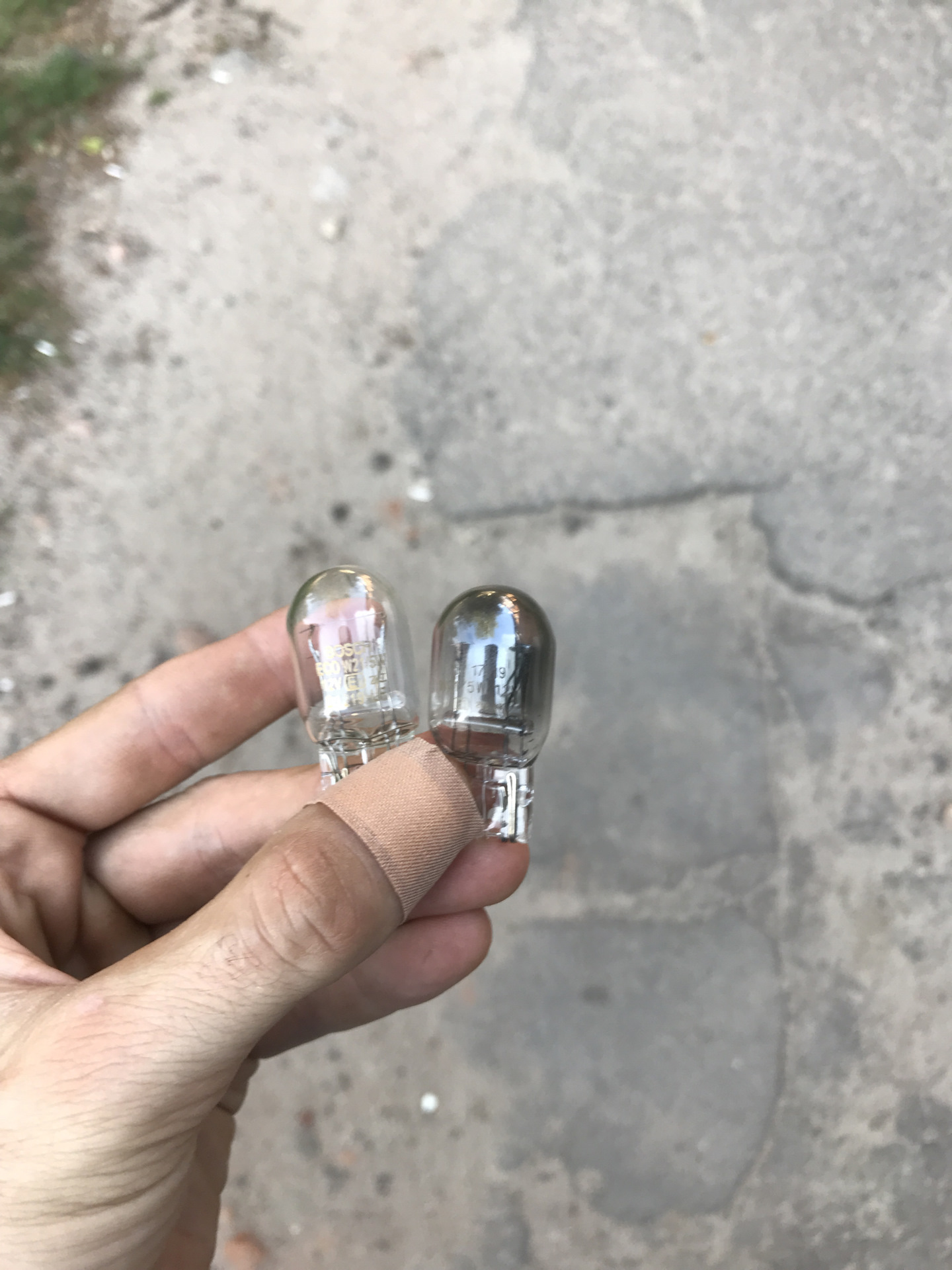 [20. Электрика] Замена лампочки Стопа — Toyota Corolla (140/150), 1,6 л ...