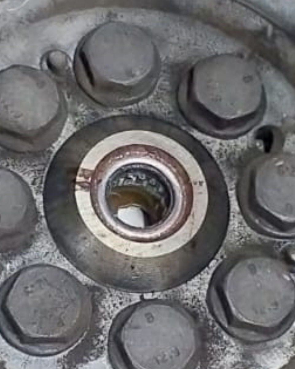 Подскажите номер игольчатого подшипника первичного вала — Skoda Octavia ...