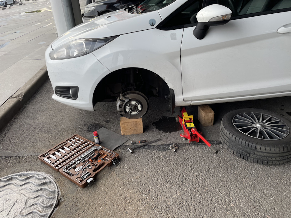 Стойки стаба CTR отходили 70 тыс. Км. — Ford Fiesta (Mk VI), 1,6 л ...
