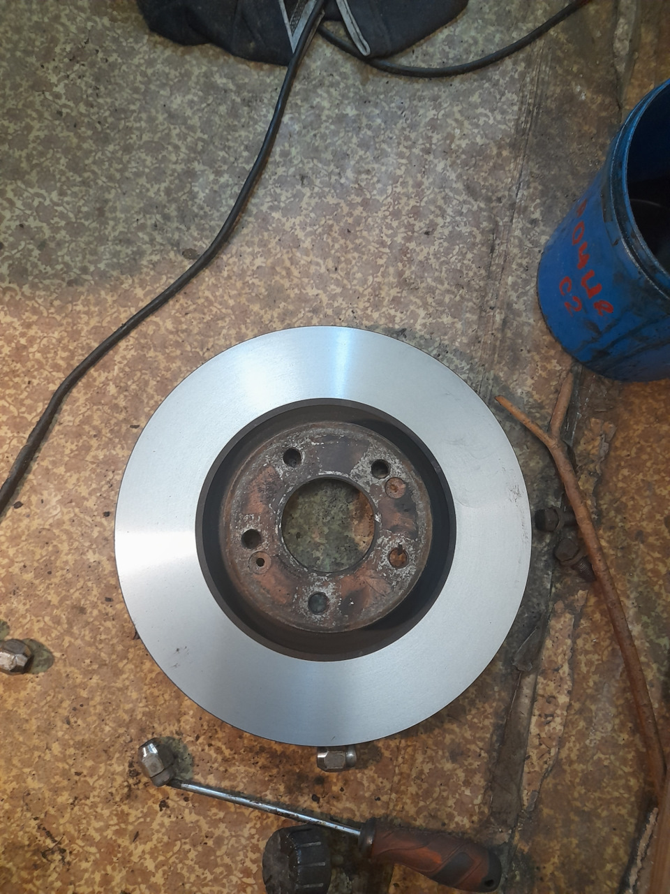 Биение тормозных дисков — Hyundai i40, 2 л, 2012 года | плановое ТО ...
