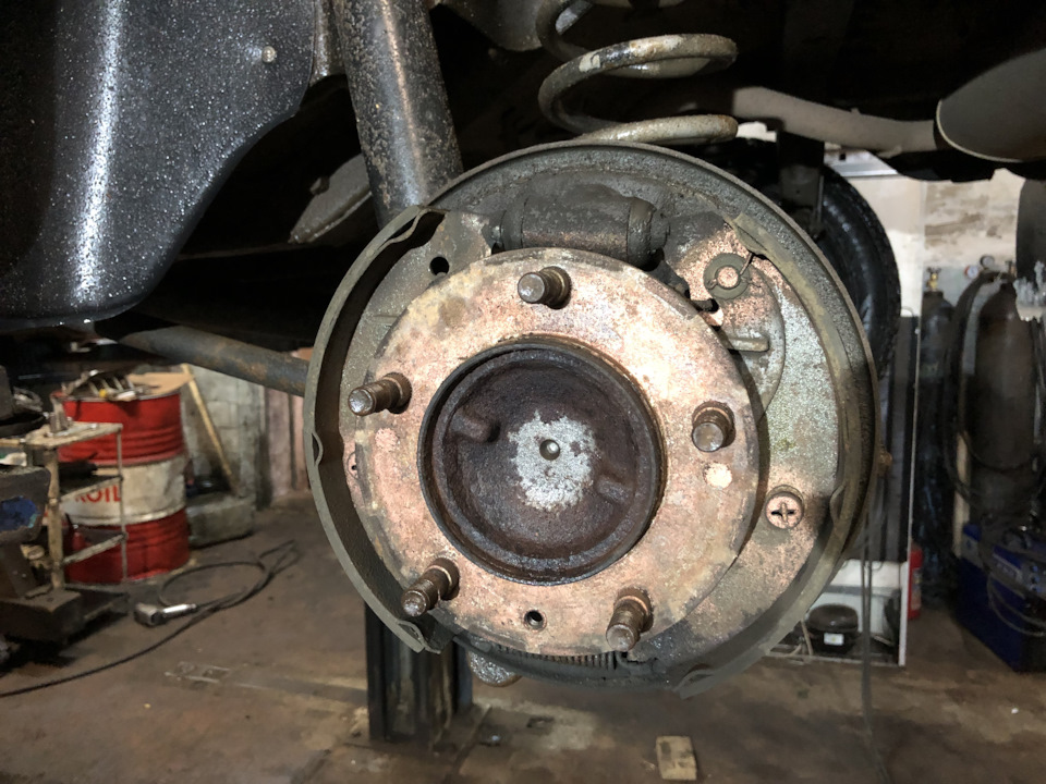 Заклинил тормозной цилиндр — Lada 4x4 3D, 1,7 л, 2018 года | своими ...