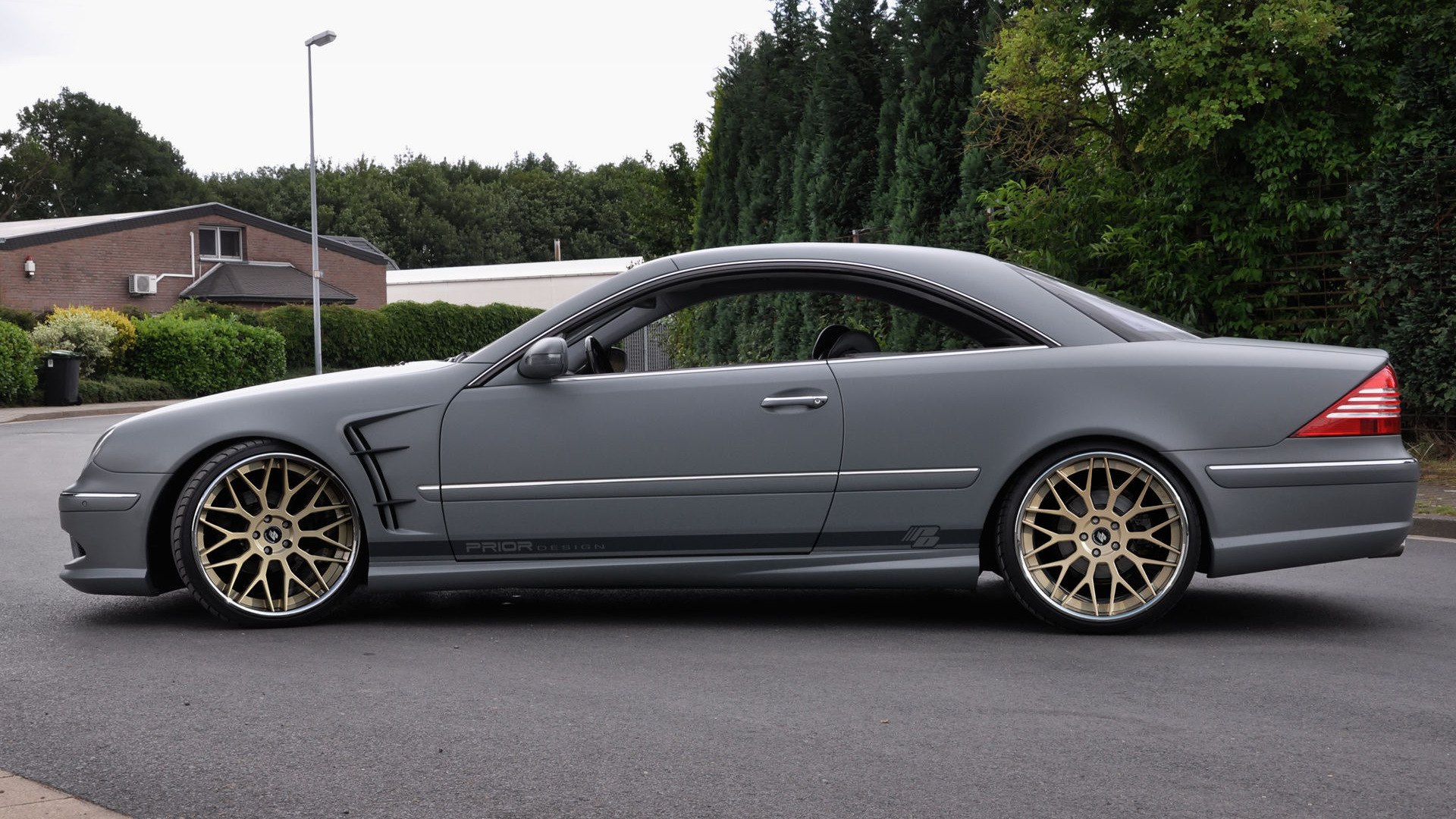 Mercedes Benz CL 215 stance