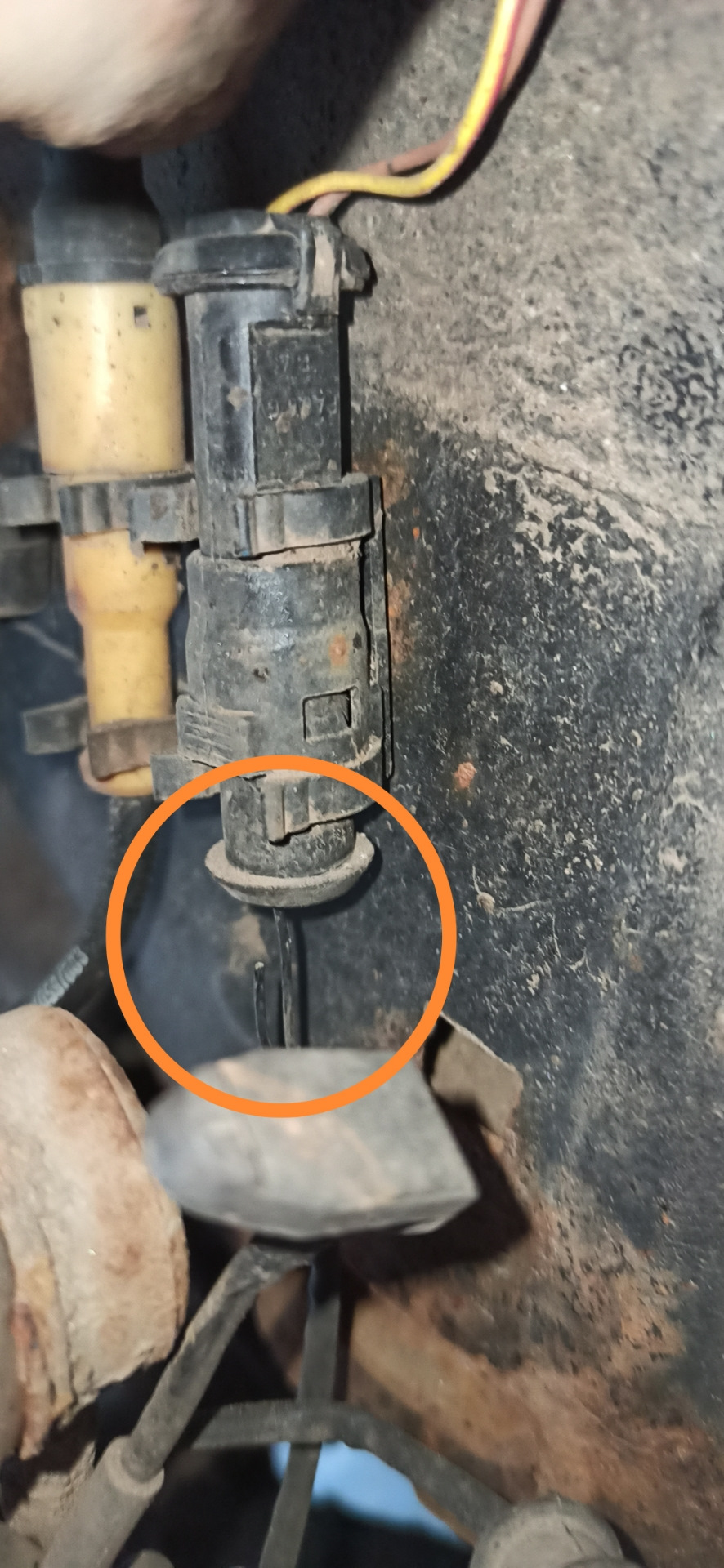 КОЛОДКИ, МАСЛО И ФИЛЬТРЫ. ИНДИКАТОР ИЗНОСА ТОРМОЗНЫХ КОЛОДОК — Opel ...