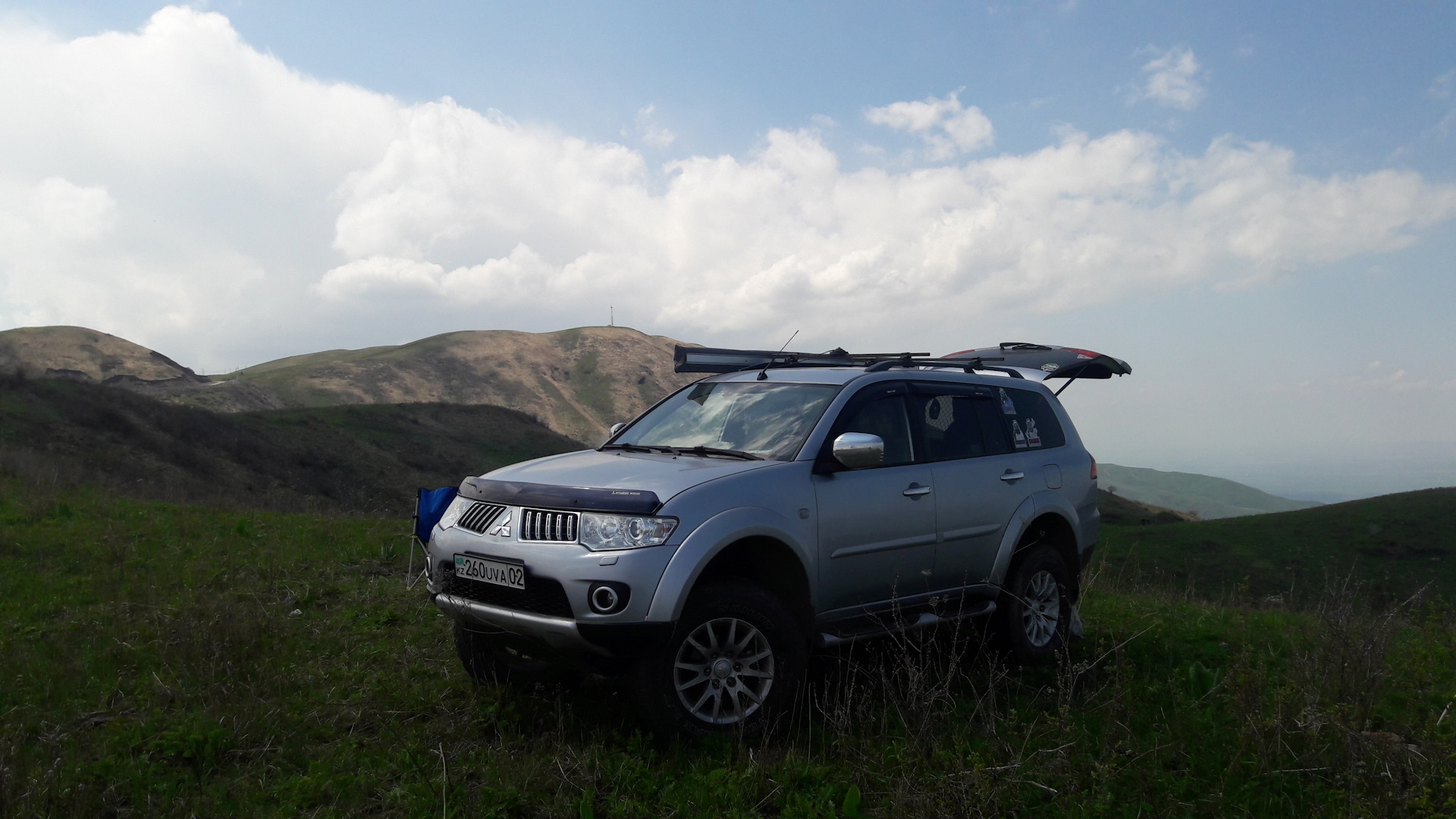 Паджеро спорт 2 дизель. Паджеро спорт 2. Pajero Sport 3. Mitsubishi Pajero Sport 2014 дизель. Mitsubishi Pajero Sport бездорожье.