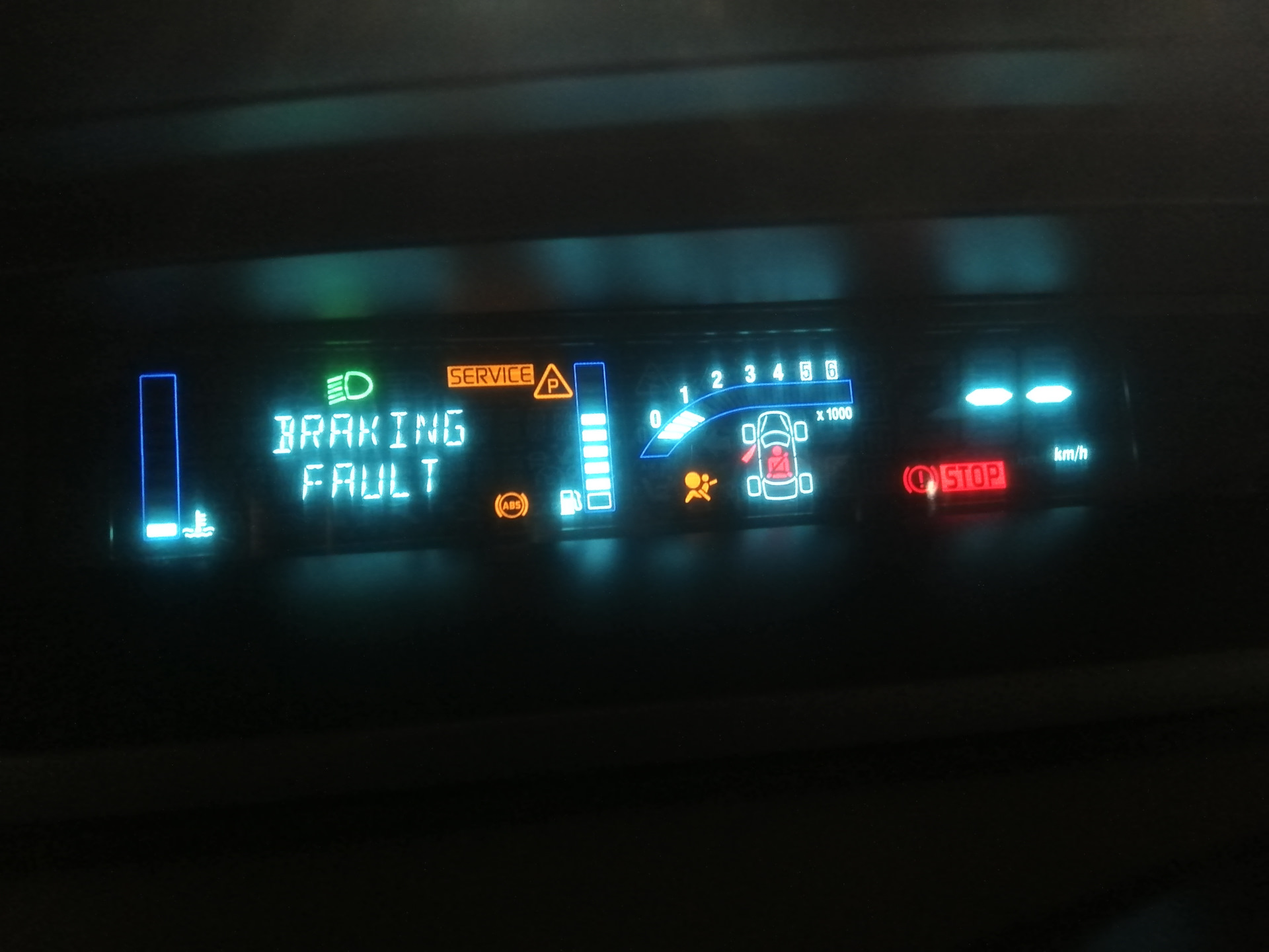 Выскочила ошибка brake fault — Renault Scenic II, 1,9 л, 2003 года