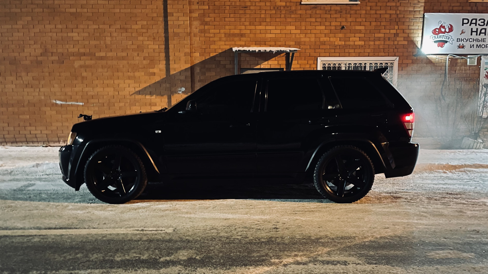 Jeep Grand Cherokee SRT-8 (WK) 6.1 бензиновый 2008 | Black brick 🎱 на  DRIVE2