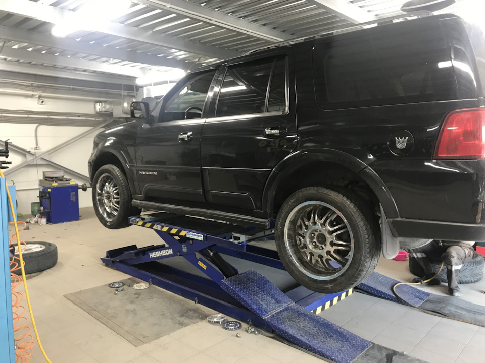 Переобулся на 22 тапки — Lincoln Navigator (2G), 5,4 л, 2003 года ...