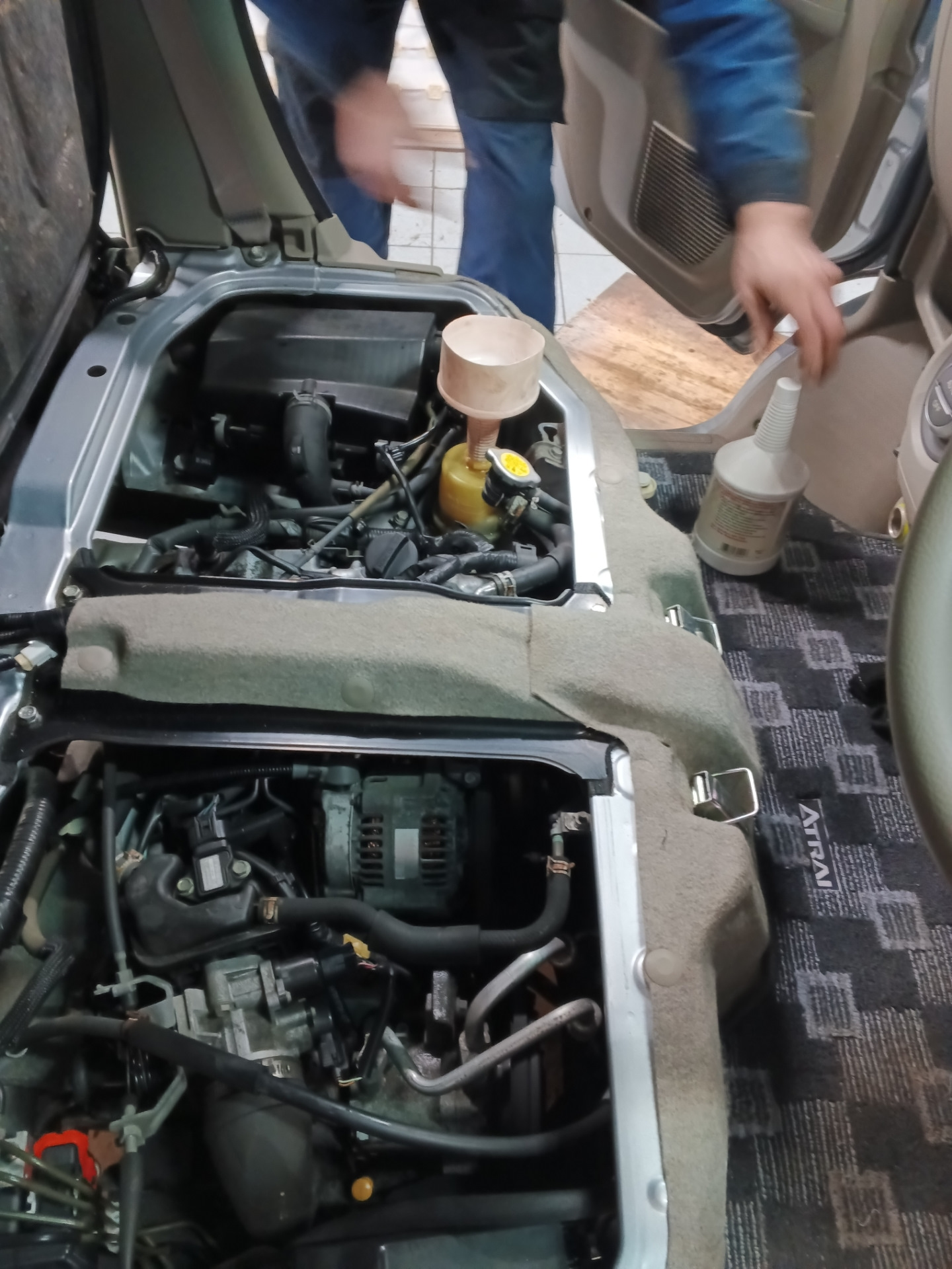 Замена жижи гидрача — Daihatsu Atrai (S320G, S330G), 0,7 л, 2013 года ...