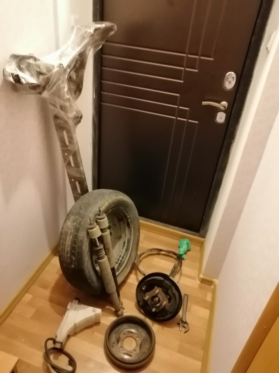 Как думаете, перекинуть заднюю балку в одного без ямы и подъемника ...