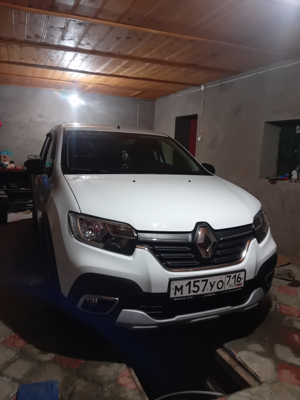 Помыл, почистил. Поменял масло и фильтры. Уже какой-никакой праздник для машины) — Renault Logan Stepway