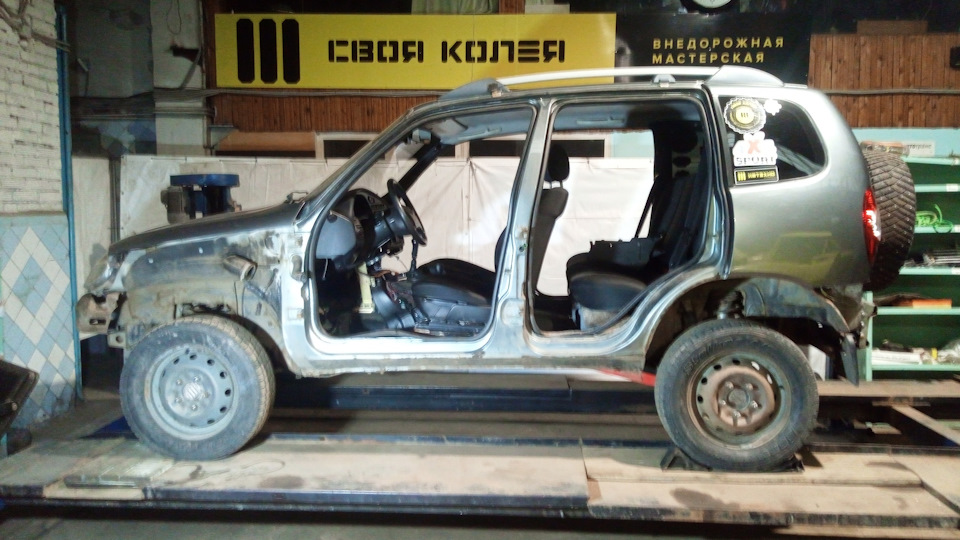 Замена гнилых порогов на \"околосиловые\" из 2мм стали. — Chevrolet Niva ...