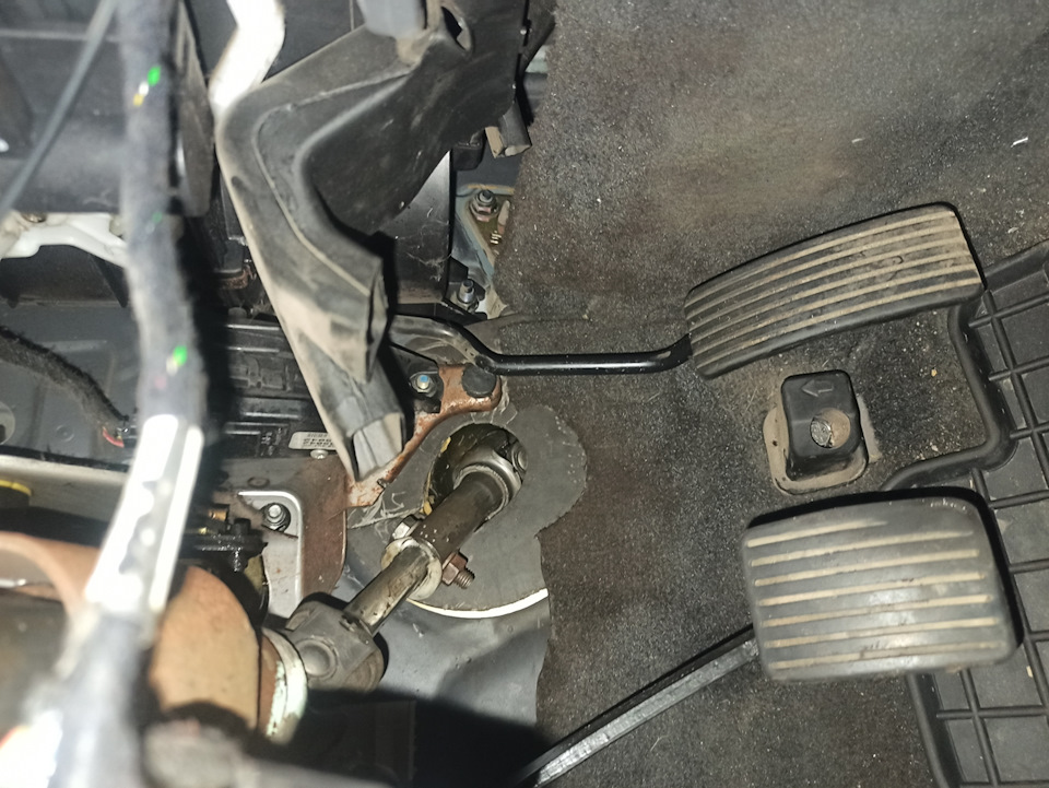 Устранение люфта рулевой колонки и регулировка рулевой рейки — Volvo ...