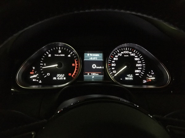 Ауди q7 панель. Audi q7 приборная панель. Приборная панель Audi q7 4l. Щиток приборов Ауди q7 4l. Виртуальная приборная панель на Ауди q7 4l.