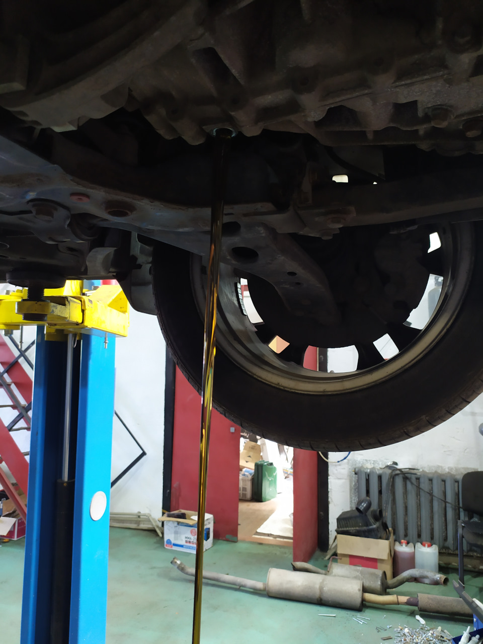 Замена масла в PowerShift, раздатке и редукторе — Ford Kuga (2G), 2 л ...